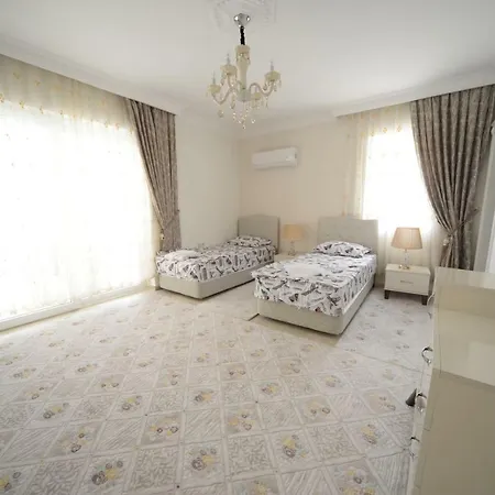 Lux White 2 Villa *